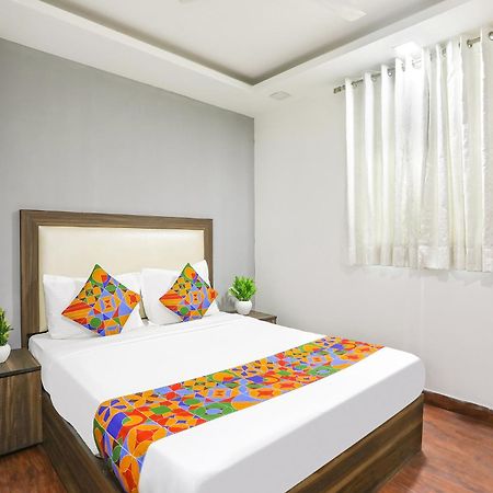 Fabexpress The Arrow Hotel New Delhi Bagian luar foto