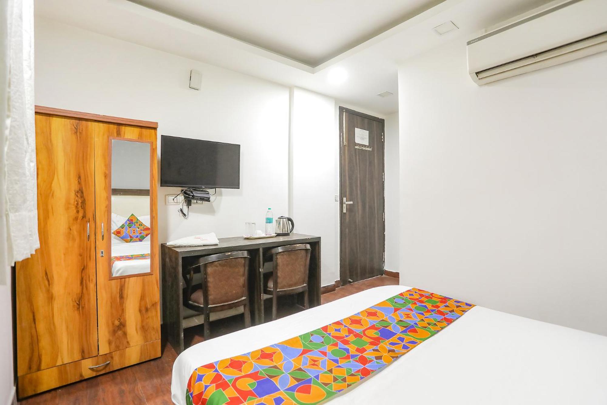Fabexpress The Arrow Hotel New Delhi Bagian luar foto