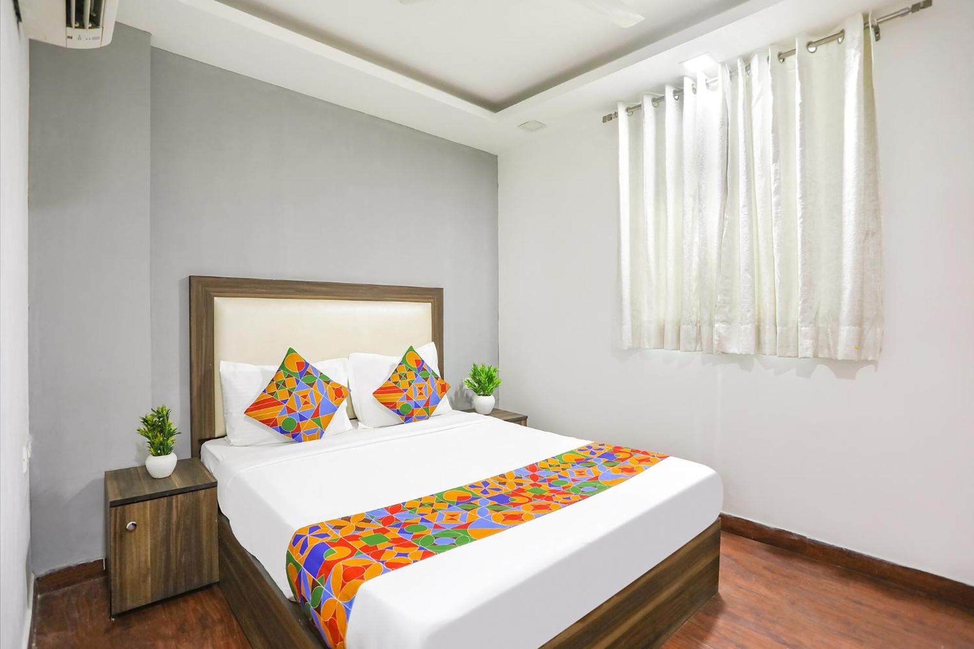 Fabexpress The Arrow Hotel New Delhi Bagian luar foto