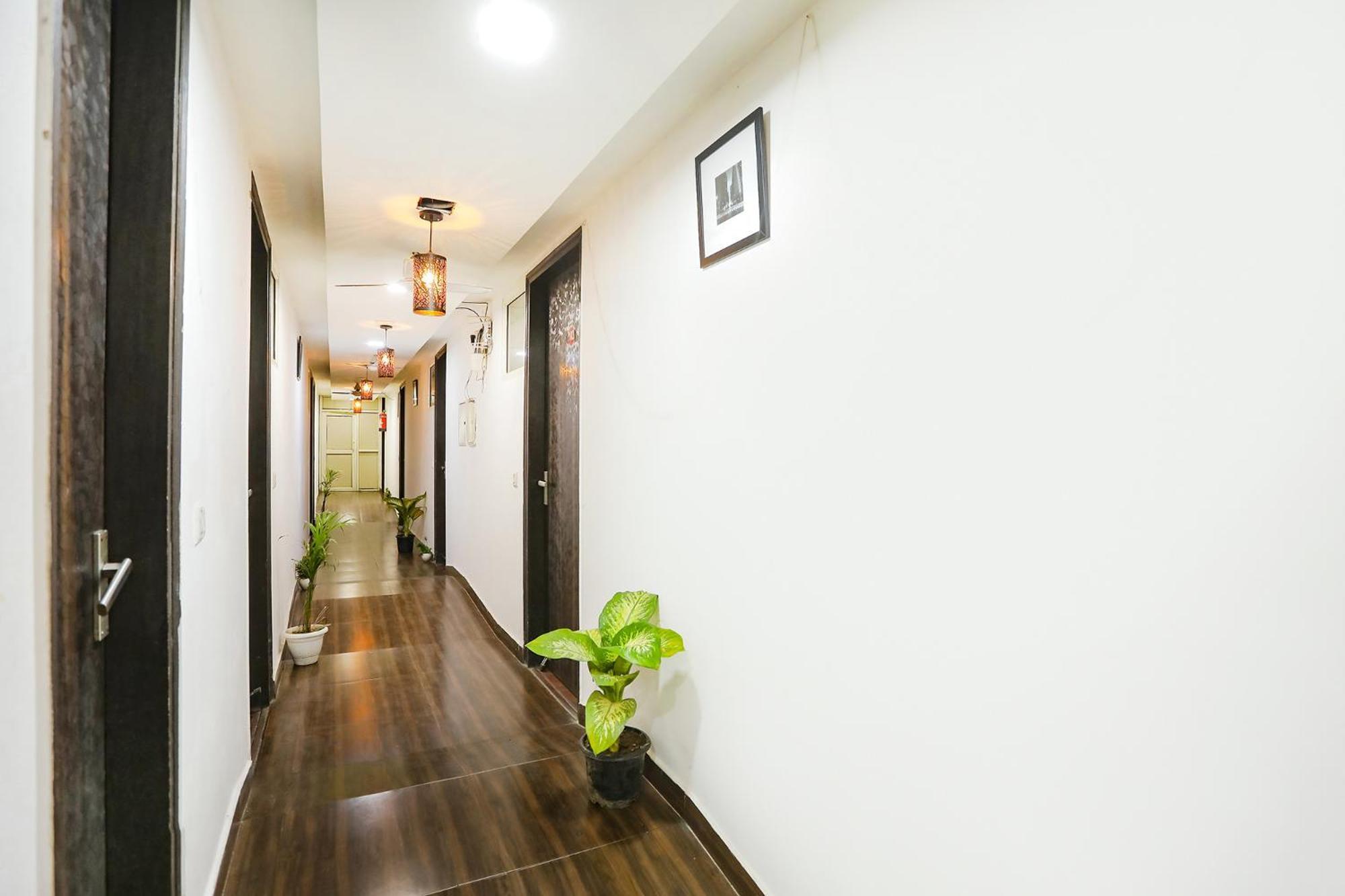 Fabexpress The Arrow Hotel New Delhi Bagian luar foto