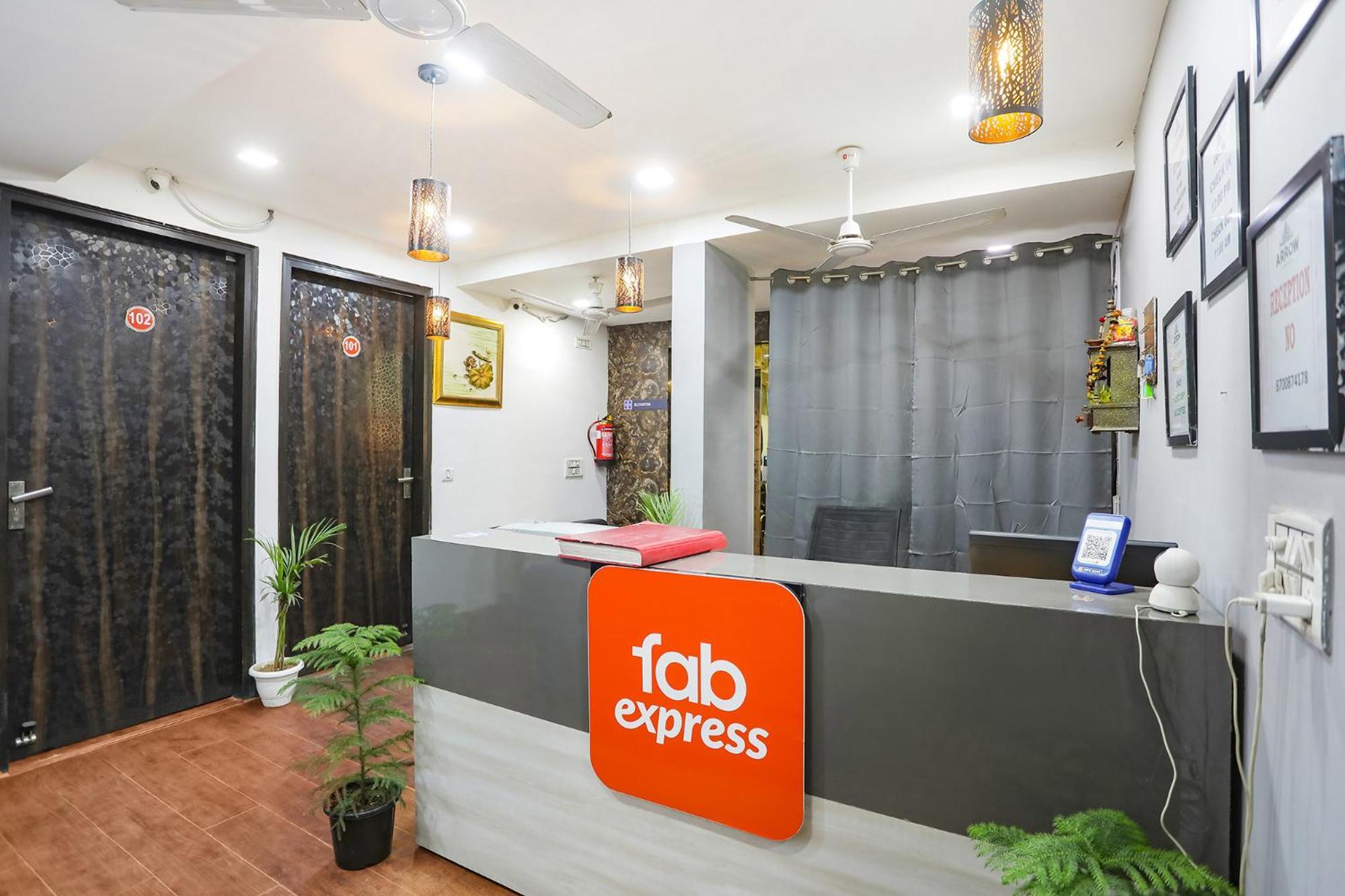 Fabexpress The Arrow Hotel New Delhi Bagian luar foto