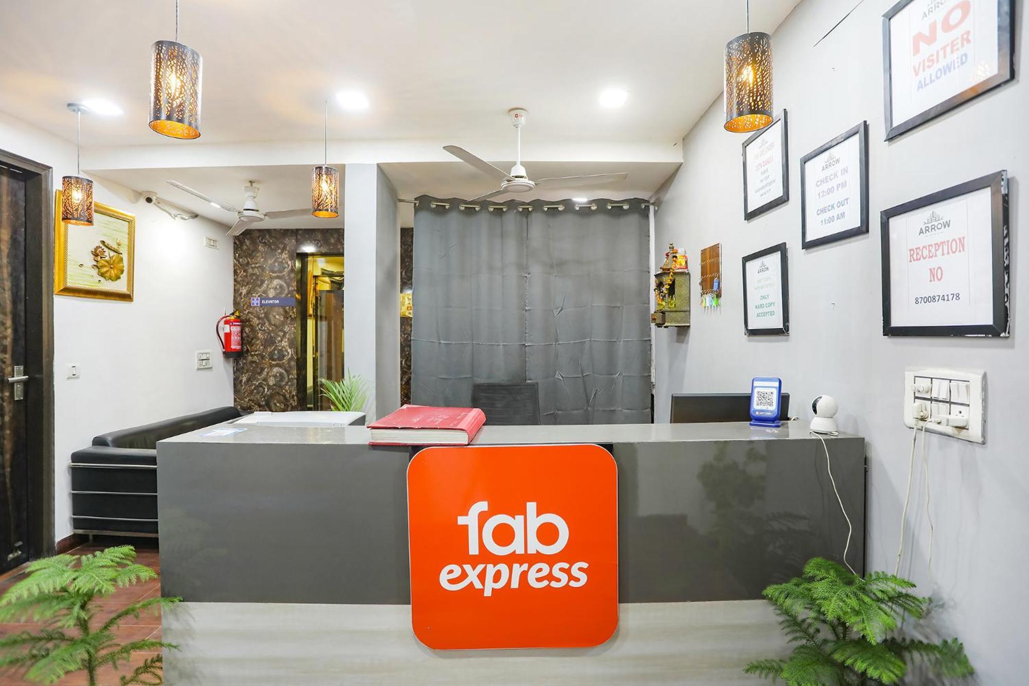 Fabexpress The Arrow Hotel New Delhi Bagian luar foto
