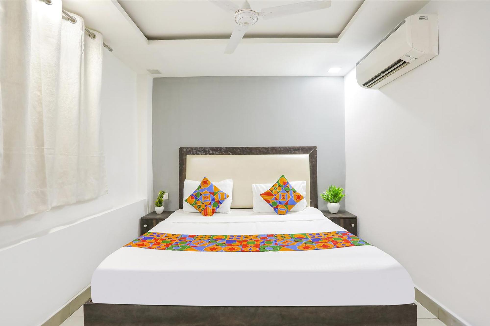 Fabexpress The Arrow Hotel New Delhi Bagian luar foto